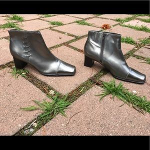 Heeled boots by Lifestride